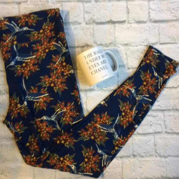 LuLaRoe Pants - Lularoe Hummingbird leggings tall & curvy one size
